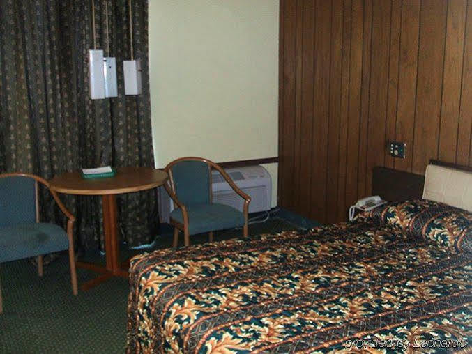 Red Carpet Inn Houston Exterior photo