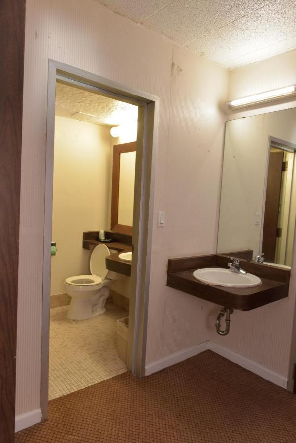 Red Carpet Inn Houston Exterior photo